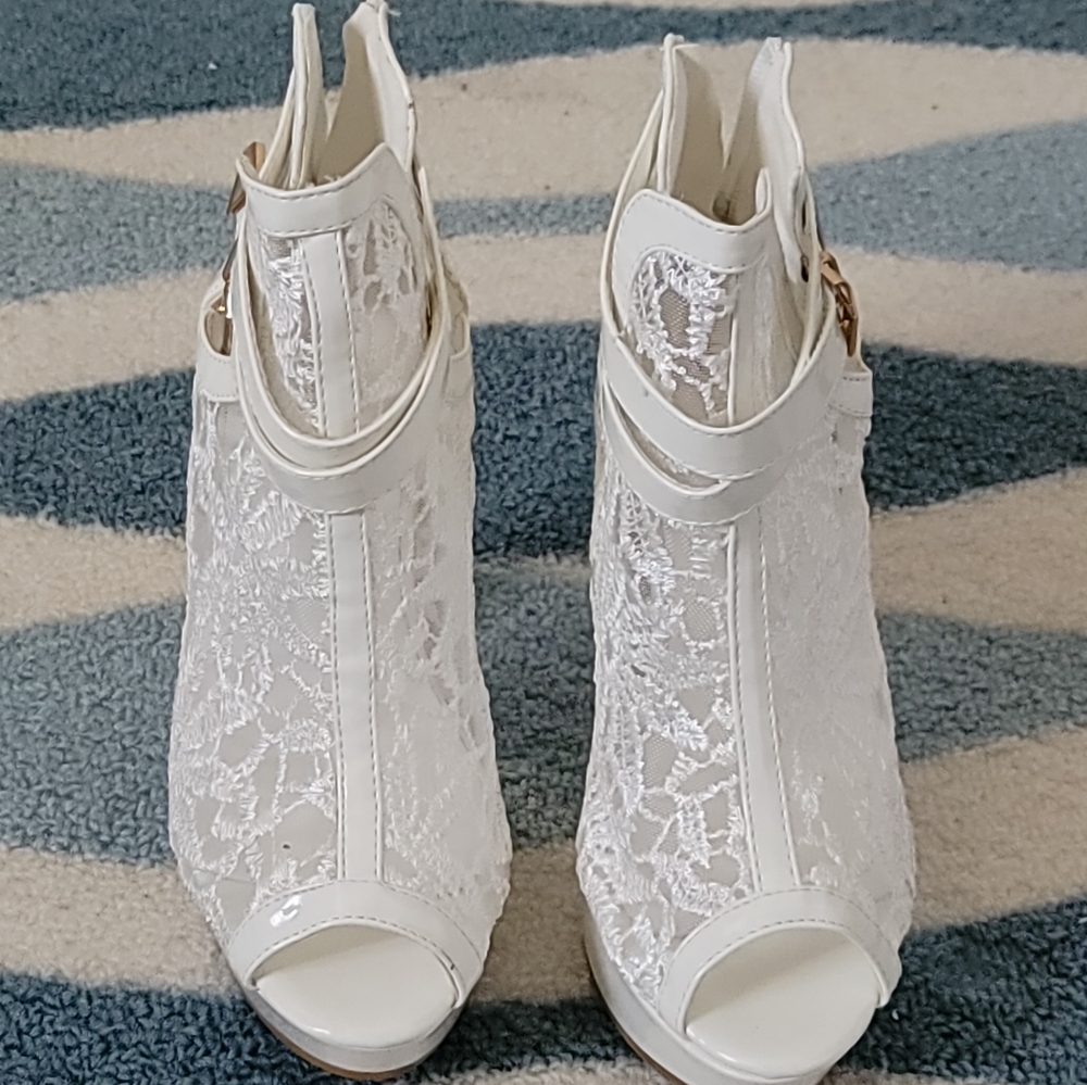 Never Worn... - image 3